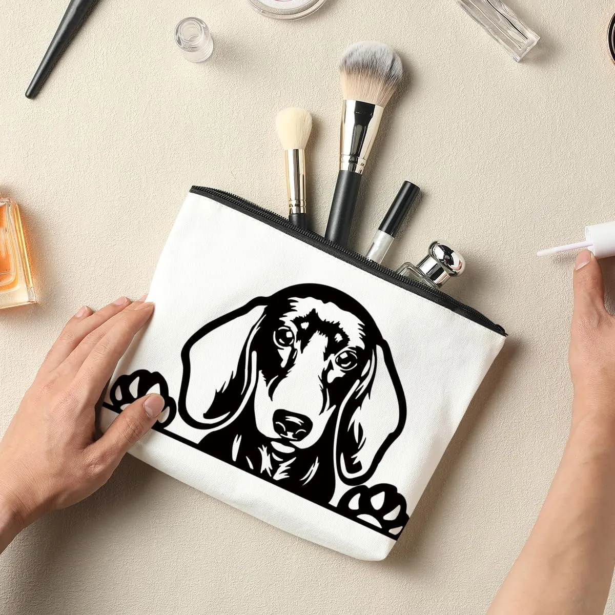 Dachshund Gifts, Dachshund Cosmetic Bag, Dog Mom Gifts for Women Dachshund Mom Dog Owner Best Friend Sister Auntie, Dachshund Lover Gifts Mothers Day Graduation Birthday Gifts Makeup Bag